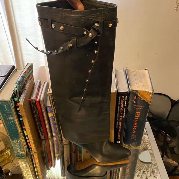Never used Valentino boots size 7 part of the rock stud collection - Picture 1 of 4